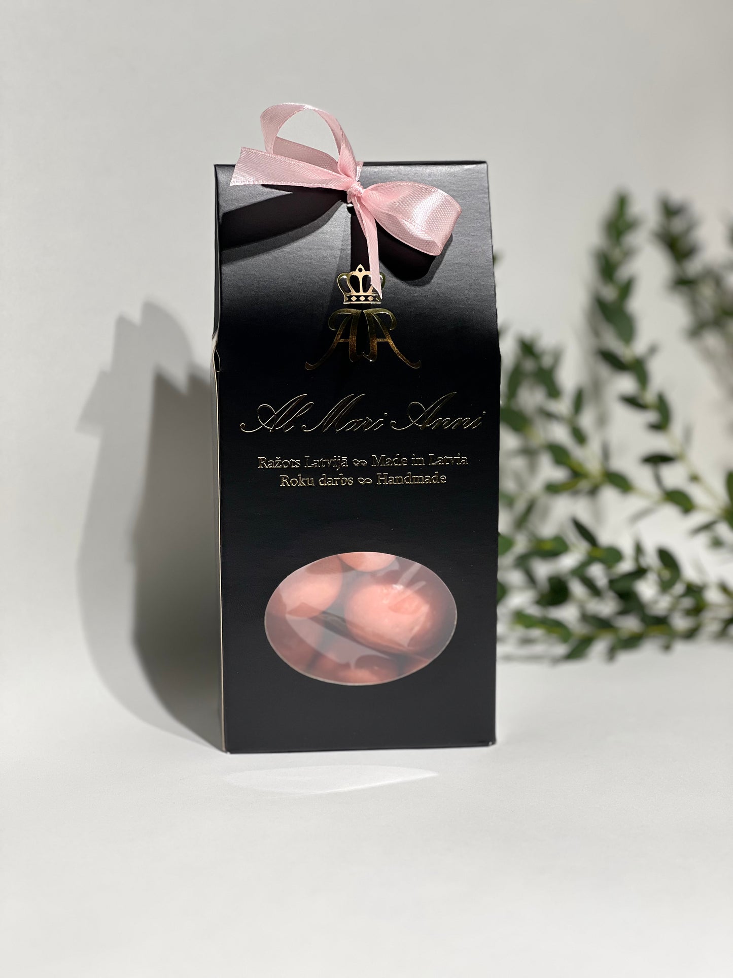 ALMARIANNi Šokolādes dražejas ar zemenēm 100gr
